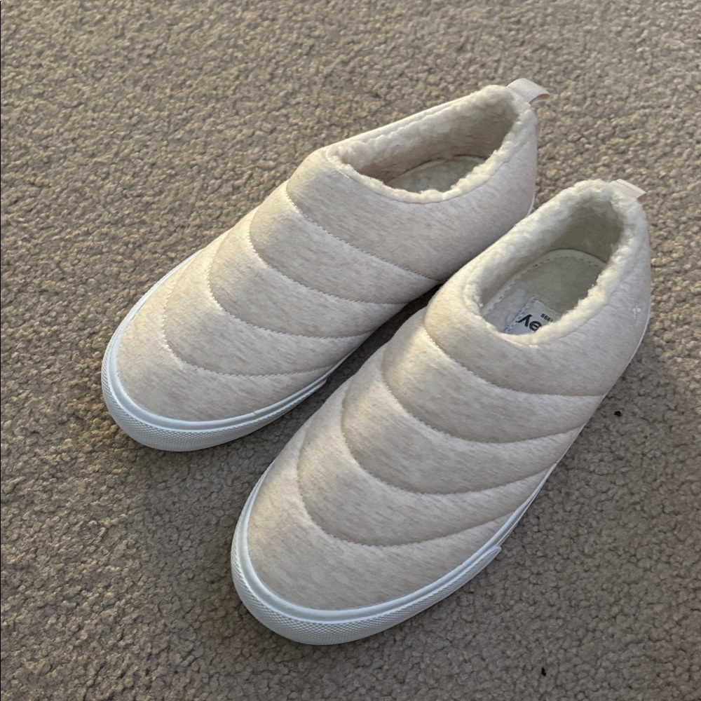 Hurley Cozy Quilted Slip-On Slipper shoes size 6
